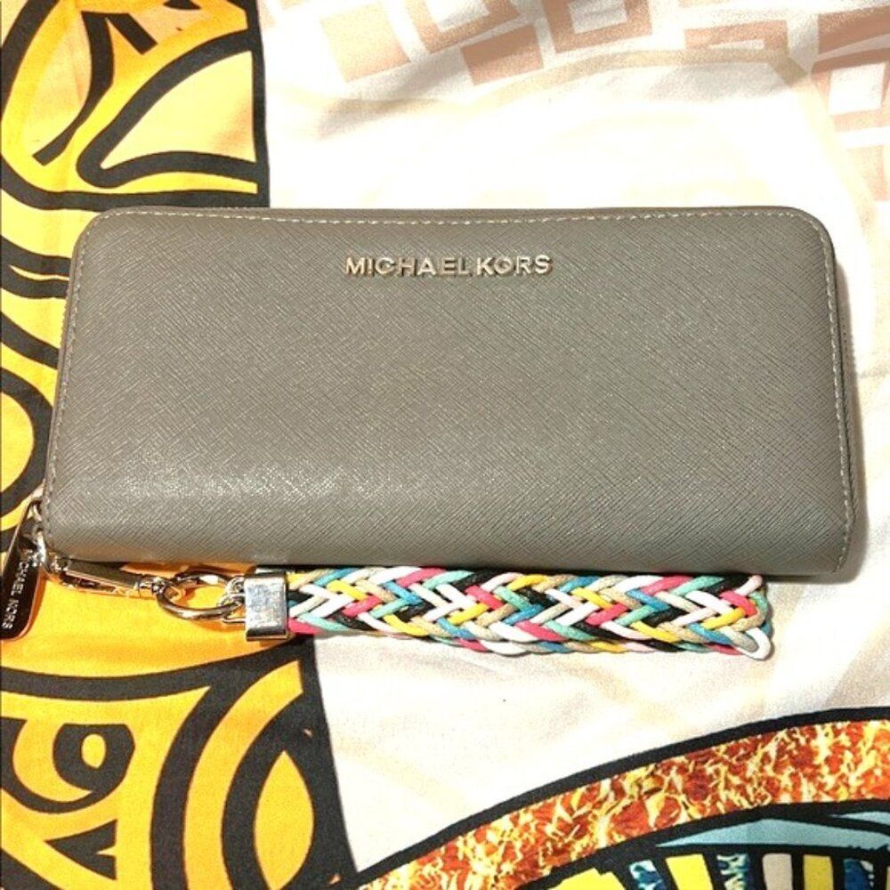 Michael Kors Large Saffiano Leather Continental Wallet - EUC